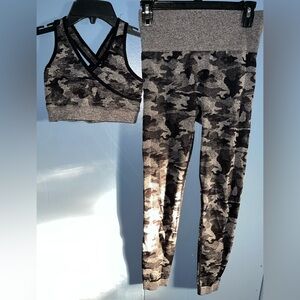 🏋🏻‍♀️SHEIN Workout Set(Sports Bra & Pants)•M•Camo